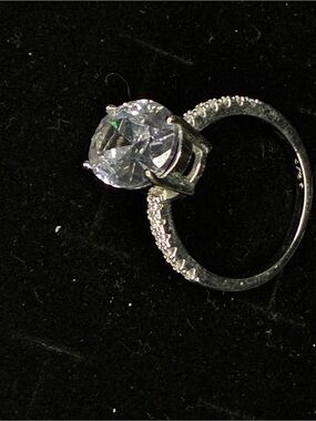 Silpada Vintage ring, classic Solitaire CrystalRing in Clear Sterling 
Silver